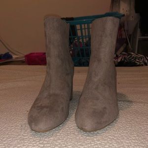 Size 7 Old Navy Faux Suede Boots